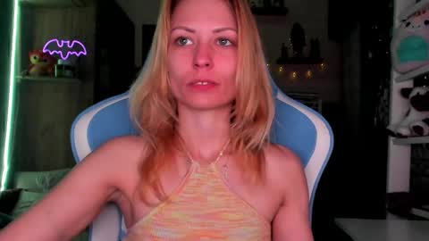 Snapshot of karoline121 chatting on March 29, 5:02 pm karoline121 online show from March 29, 5:02 pm