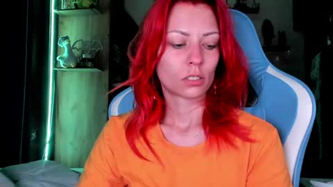 Snapshot of karoline121 chatting on April 6, 1:25 am karoline121 online show from April 6, 1:25 am
