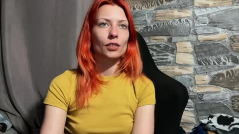 Snapshot of karoline121 chatting on April 6, 7:15 pm karoline121 online show from April 6, 7:15 pm