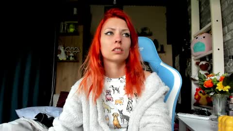 Snapshot of karoline121 chatting on April 7, 9:43 am karoline121 online show from April 7, 9:43 am