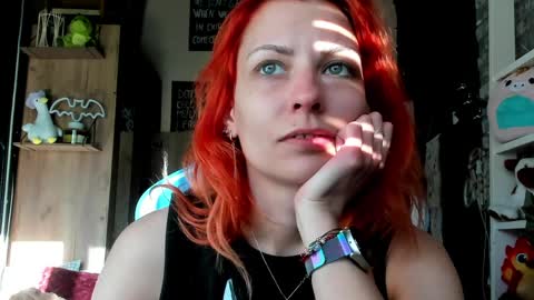 Snapshot of karoline121 chatting on April 8, 3:23 pm karoline121 online show from April 8, 3:23 pm
