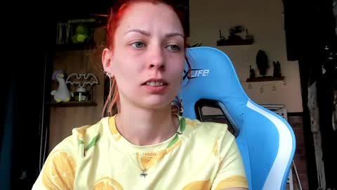 Snapshot of karoline121 chatting on April 10, 10:20 am karoline121 online show from April 10, 10:20 am
