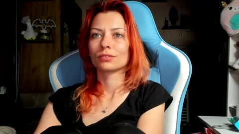 Snapshot of karoline121 chatting on April 15, 9:04 pm karoline121 online show from April 15, 9:04 pm