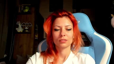 Snapshot of karoline121 chatting on April 16, 9:50 pm karoline121 online show from April 16, 9:50 pm