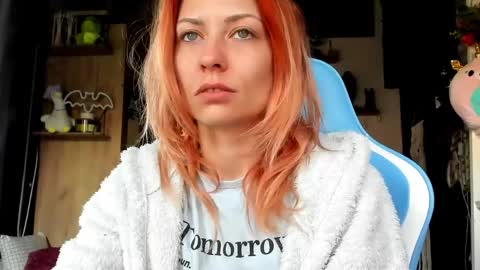 Snapshot of karoline121 chatting on May 4, 4:08 am karoline121 online show from May 4, 4:08 am