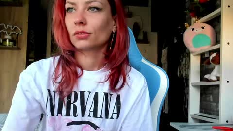 Snapshot of karoline121 chatting on May 15, 4:08 am karoline121 online show from May 15, 4:08 am