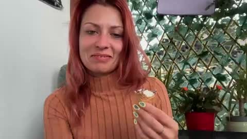 Snapshot of karoline121 chatting on May 31, 4:25 pm karoline121 online show from May 31, 4:25 pm