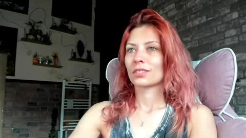 Snapshot of karoline121 chatting on June 4, 3:23 am karoline121 online show from June 4, 3:23 am