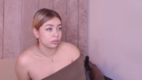 Snapshot of karoline_606 chatting on March 8, 3:32 am Karolina online show from March 8, 3:32 am