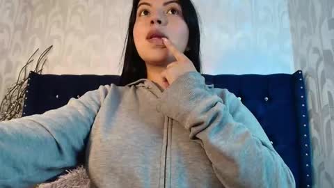 Snapshot of karolineburnx chatting on March 4, 3:45 am Isa online show from March 4, 3:45 am
