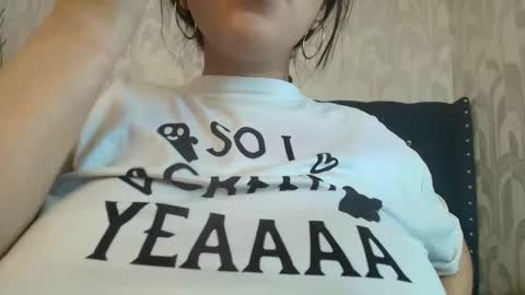 Snapshot of karolineburnx chatting on May 23, 9:52 pm Isa online show from May 23, 9:52 pm