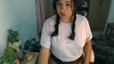karolinecute online show from December 19, 6:45 am