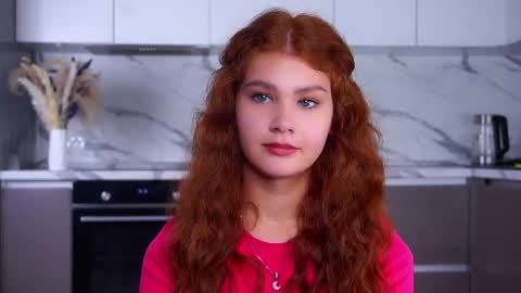 lina online show from December 15, 11:25 am