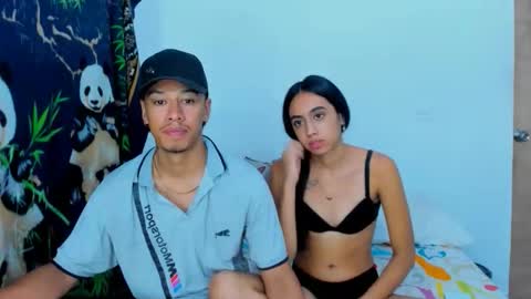 Snapshot of karoll_y_erik chatting on November 15, 3:37 am karoll_y_erik online show from November 15, 3:37 am