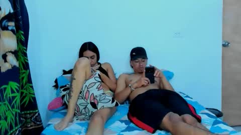 Snapshot of karoll_y_erik chatting on November 21, 2:10 am karoll_y_erik online show from November 21, 2:10 am