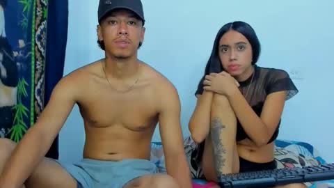 Snapshot of karoll_y_erik chatting on November 27, 1:40 am karoll_y_erik online show from November 27, 1:40 am