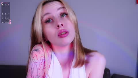 Snapshot of karonberkman chatting on March 29, 1:49 am Angel online show from March 29, 1:49 am