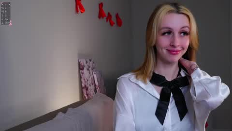 Snapshot of karonberkman chatting on April 4, 2:10 am Angel online show from April 4, 2:10 am