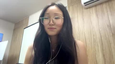Mia online show from July 4, 12:11 pm