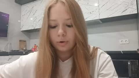 Snapshot of karrichaconas chatting on June 11, 12:32 am Karina online show from June 11, 12:32 am