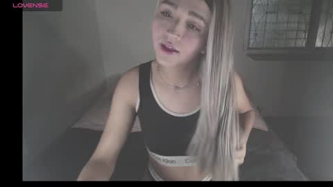 Snapshot of kary_blush chatting on March 13, 3:57 am kary_blush online show from March 13, 3:57 am