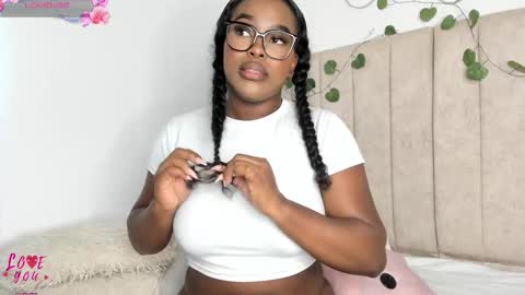 Snapshot of kaseydelvey chatting on December 16, 8:47 pm online show from December 16, 8:47 pm