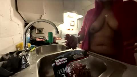 Snapshot of kash335092 chatting on March 18, 10:18 am kash335092 online show from March 18, 10:18 am