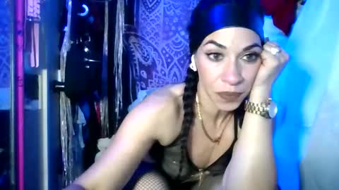 kash_kitty13 online show from May 10, 10:20 am