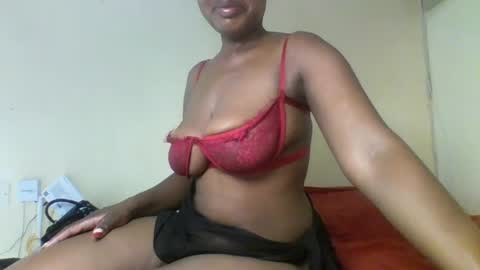 Snapshot of kashy_ chatting on June 14, 2:35 am kashy_ online show from June 14, 2:35 am