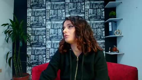 Snapshot of kassandra_james chatting on April 17, 3:15 pm kassandra james online show from April 17, 3:15 pm