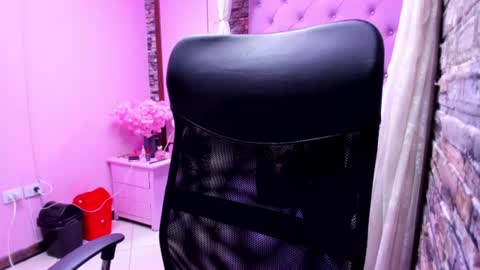 kassy Stone online show from June 18, 3:18 am
