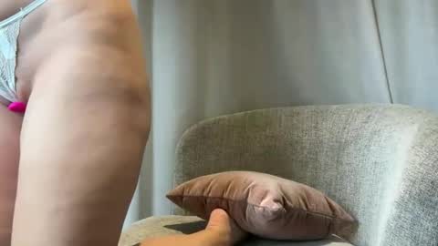 Snapshot of kat1987 chatting on November 16, 11:05 am Kat online show from November 16, 11:05 am