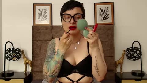 kat paradisse online show from September 30, 7:52 pm