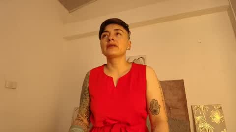 kat paradisse online show from March 25, 12:00 pm