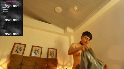 Snapshot of kat_paradisse chatting on April 2, 11:52 am kat paradisse online show from April 2, 11:52 am