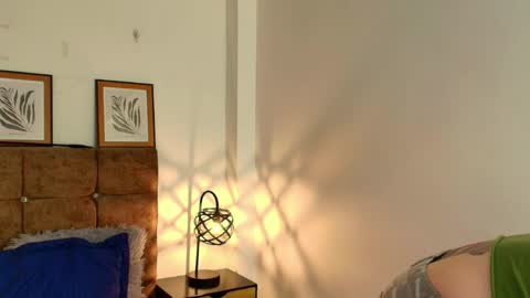 Snapshot of kat_paradisse chatting on April 5, 11:40 am kat paradisse online show from April 5, 11:40 am