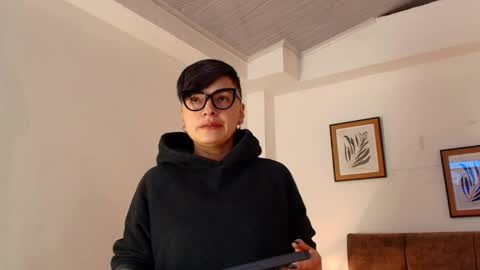 Snapshot of kat_paradisse chatting on April 15, 12:01 pm kat paradisse online show from April 15, 12:01 pm