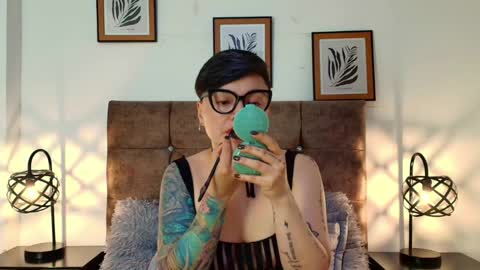 Snapshot of kat_paradisse chatting on April 23, 12:29 pm kat paradisse online show from April 23, 12:29 pm