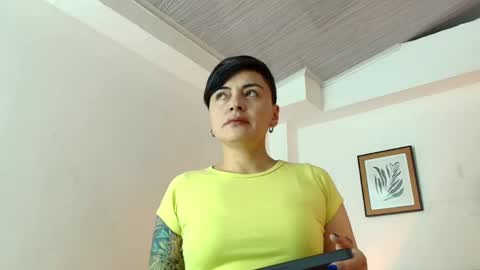Snapshot of kat_paradisse chatting on May 2, 11:37 am kat paradisse online show from May 2, 11:37 am