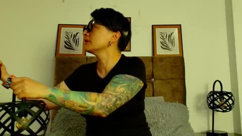 Snapshot of kat_paradisse chatting on May 22, 12:00 pm kat paradisse online show from May 22, 12:00 pm