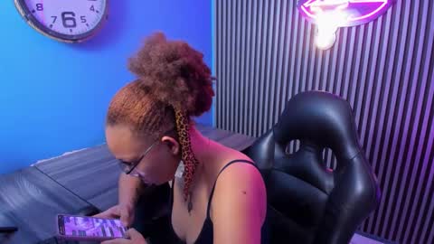 Snapshot of kataleiya_sweet chatting on February 18, 2:18 am Kataleiya online show from February 18, 2:18 am