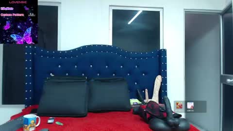 Snapshot of katalella_22 chatting on June 25, 10:14 pm katalella_22 online show from June 25, 10:14 pm