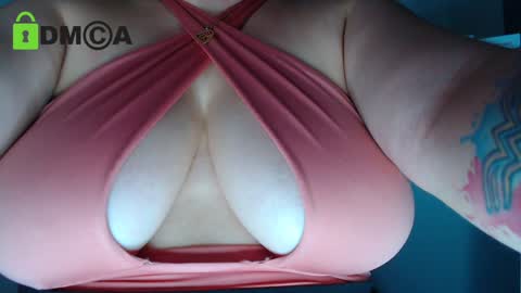 Snapshot of katalella_hot chatting on January 10, 10:57 pm KATA online show from January 10, 10:57 pm
