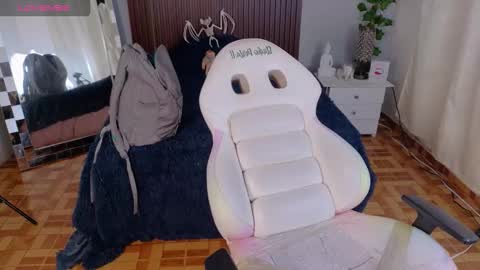 kate online show from October 14, 4:30 pm