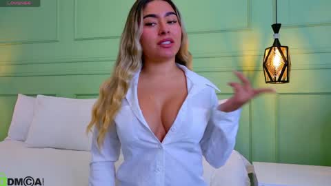 Snapshot of kataliina_18 chatting on April 20, 11:57 am Kat online show from April 20, 11:57 am