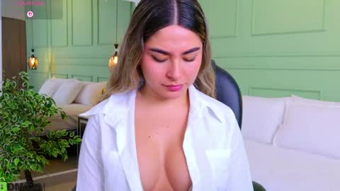 Snapshot of kataliina_18 chatting on May 8, 11:48 am Kat online show from May 8, 11:48 am