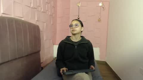 Katalina online show from December 5, 2:47 pm