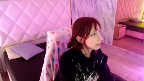 katana_tay online show from March 18, 3:09 am