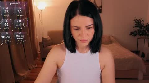 Snapshot of kate124680 chatting on December 14, 10:47 pm kate124680 online show from December 14, 10:47 pm