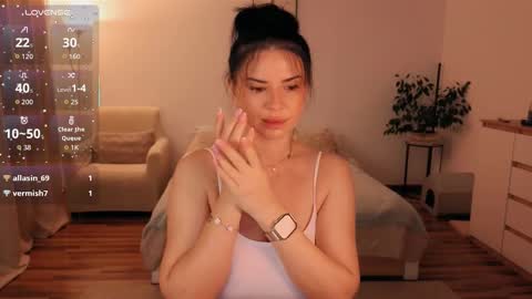 kate124680 online show from January 18, 10:46 pm